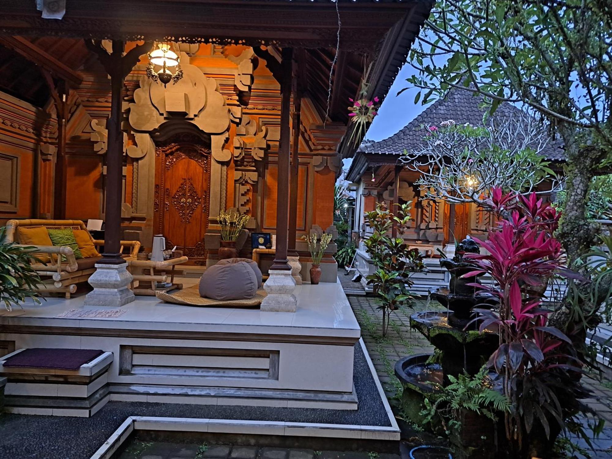 Отель Sahadewa House Убуд Экстерьер фото